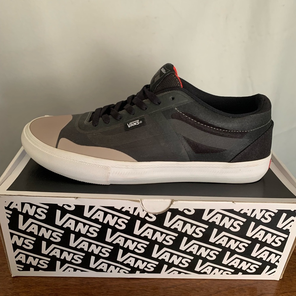 VANS Chukka Low Skate Shoe Black/Pewter 9